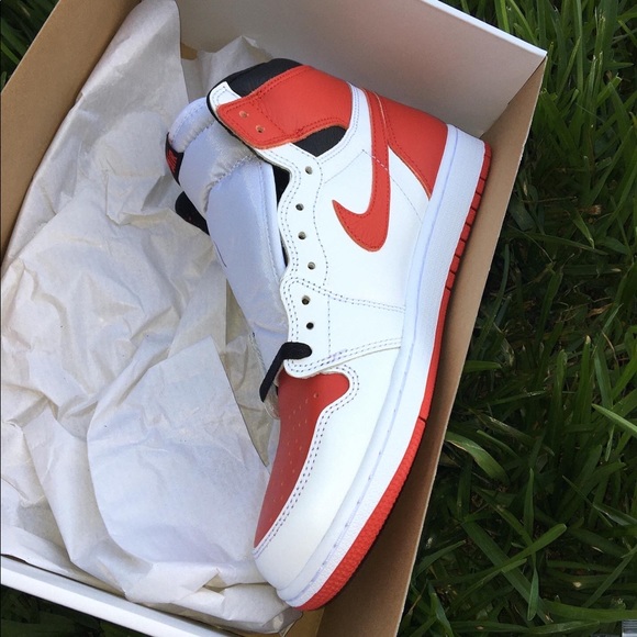 Jordan one high og heritage size 10 - Picture 2 of 6